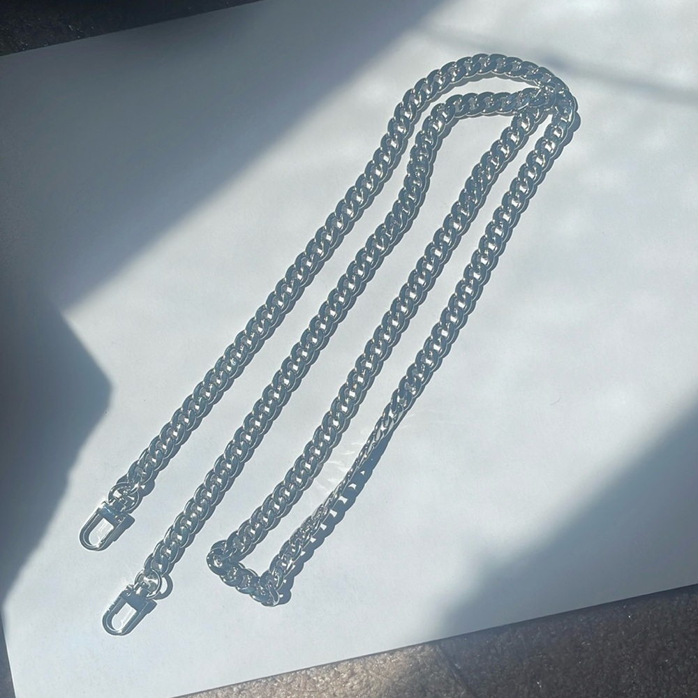 Non Branded 47” Chain